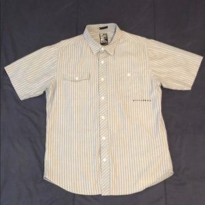 Billabong button down short sleeve shirt